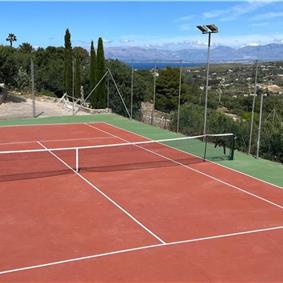 3 bedroom villa with pool and tennis court in Sicily, sleeps 6-8